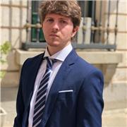 Estudiante de Derecho y ADE serio, responsable y capacitado. Horario libre de mañanas (08:00-14:00)
